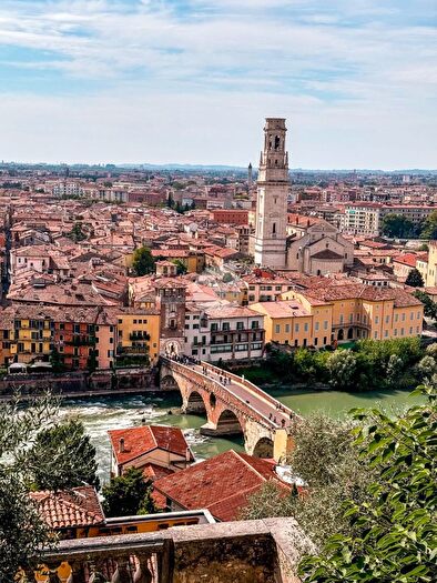 Appartamento trilocale in vendita in Verona