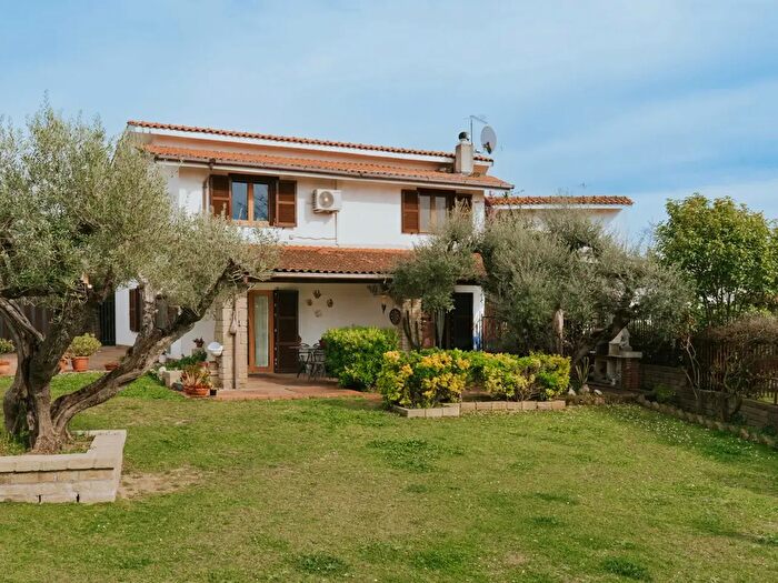 Casa con 6 locali in vendita in Via della Selviata, Formello