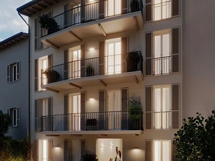 Appartamento trilocale in vendita in Via Fontana, Valmadrera