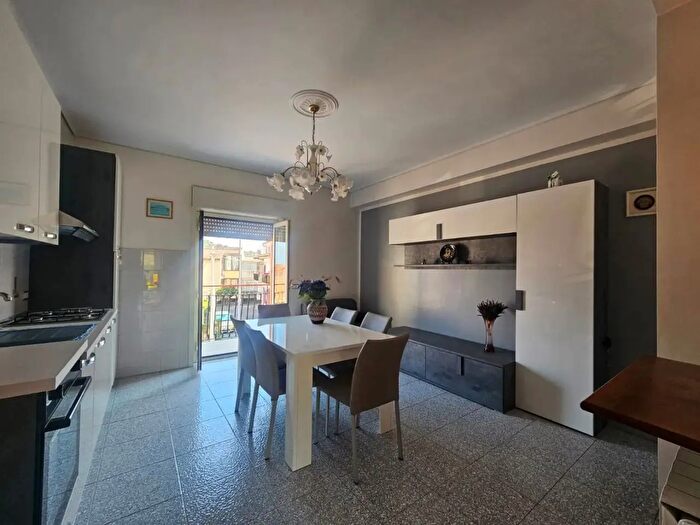 Appartamento con 5 locali in vendita in Via San Francesco di Paola, Savoca