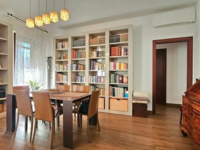 Appartamento quadrilocale in vendita in Via San Gottardo, Monza