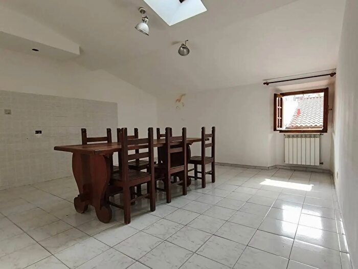 Appartamento quadrilocale in vendita in Via Bassa, Livorno