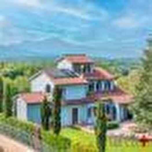 Casa in vendita in Sorano