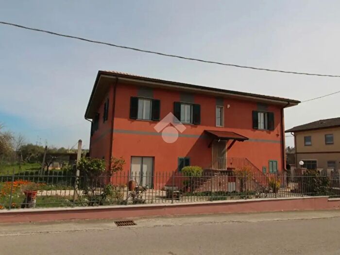 Casa con 6 locali in vendita in SP a, Campli