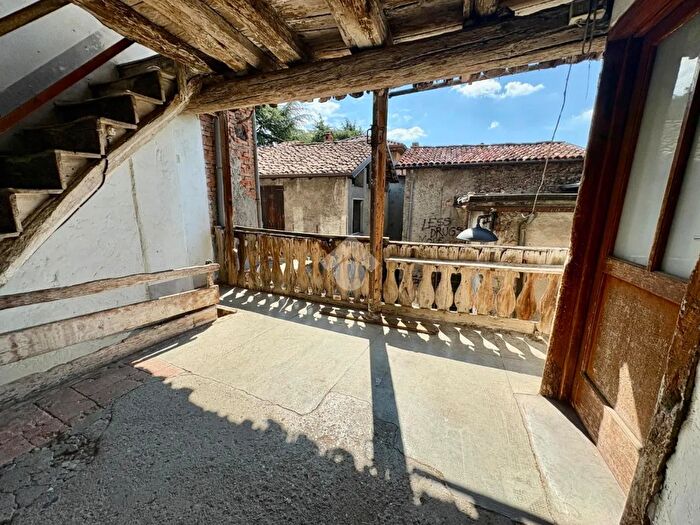 Casa con 5 locali in vendita in Via Morandi, Vertova