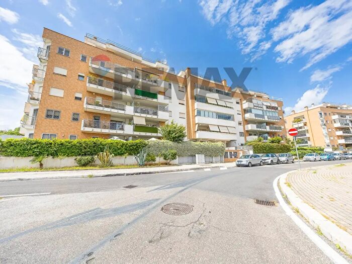 Appartamento bilocale in vendita in Via Filippo Cremonesi, Roma