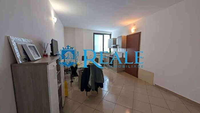 Appartamento con 6 locali in affitto in Viale Leonardo da Vinci Trezzano sul Naviglio, Trezzano Sul Naviglio