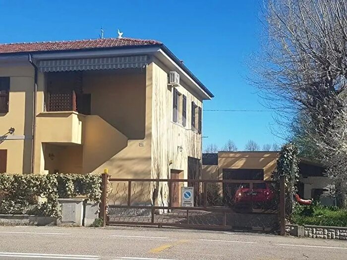 Appartamento bilocale in vendita in Via San Vitale Est, Medicina
