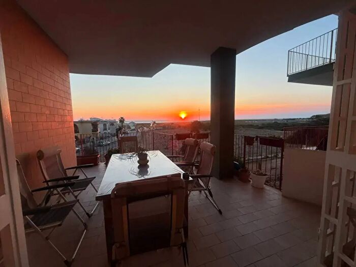Appartamento quadrilocale in affitto in Viale delle Mimose, Castel Volturno