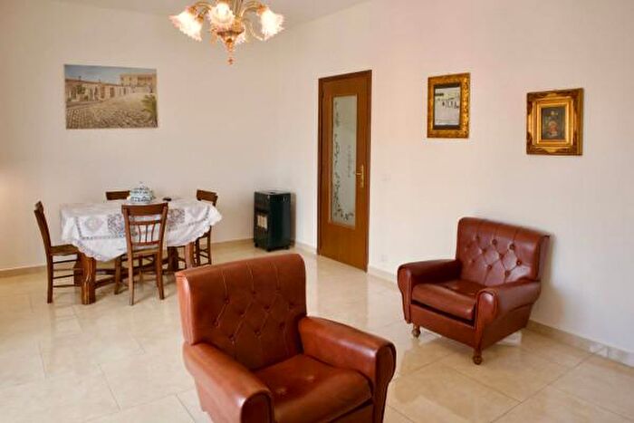 Appartamento quadrilocale in vendita in Via Roma B, Santa Croce Camerina