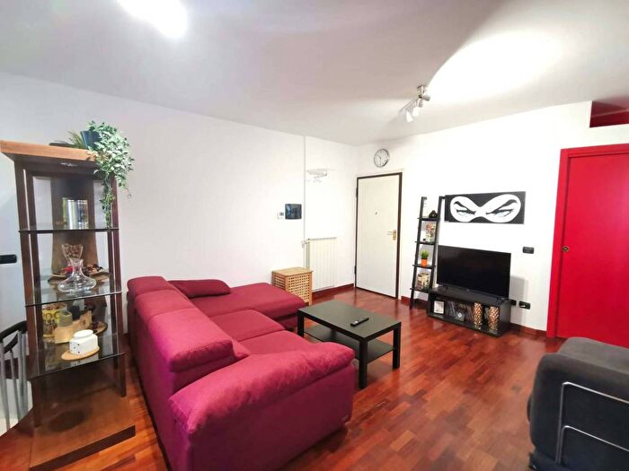 Appartamento bilocale in affitto in Piazza Francesco Carrara, Pezzotti Meda, Milano