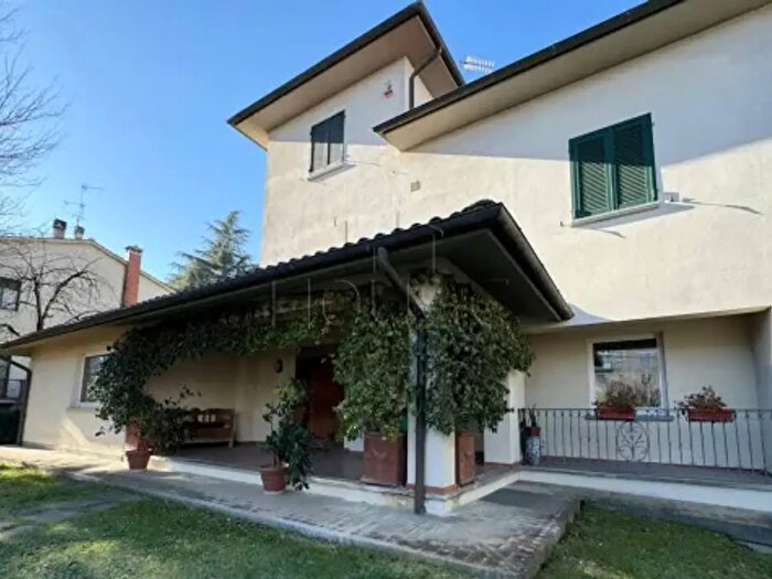 Casa con 6 locali in vendita in Via Dante Alighieri, Citta' Di Castello