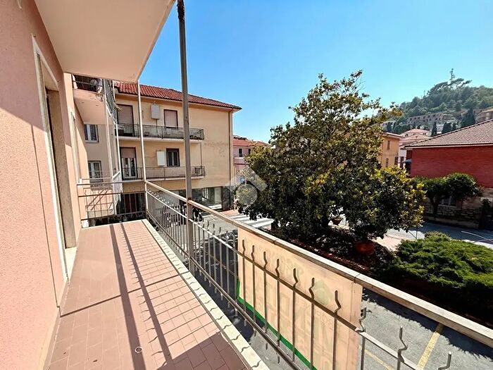 Appartamento trilocale in vendita in Via Vignasse, San Lorenzo Al Mare