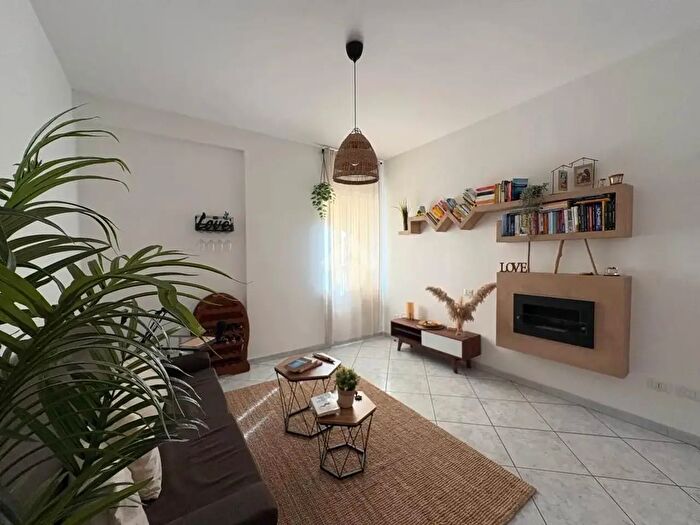 Appartamento trilocale in vendita in Via Alfredo Pecchia, Arzano