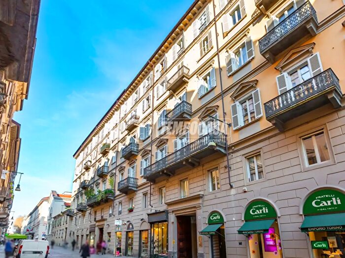 Appartamento con 7 locali in vendita in Via Carlo Alberto, Torino