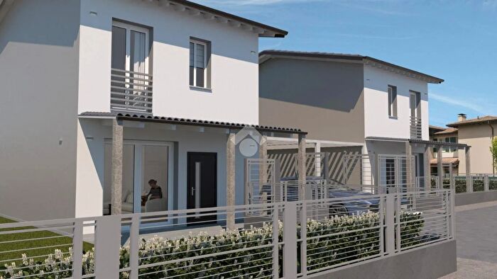 Casa quadrilocale in vendita in Via Circonvallazione, Asola