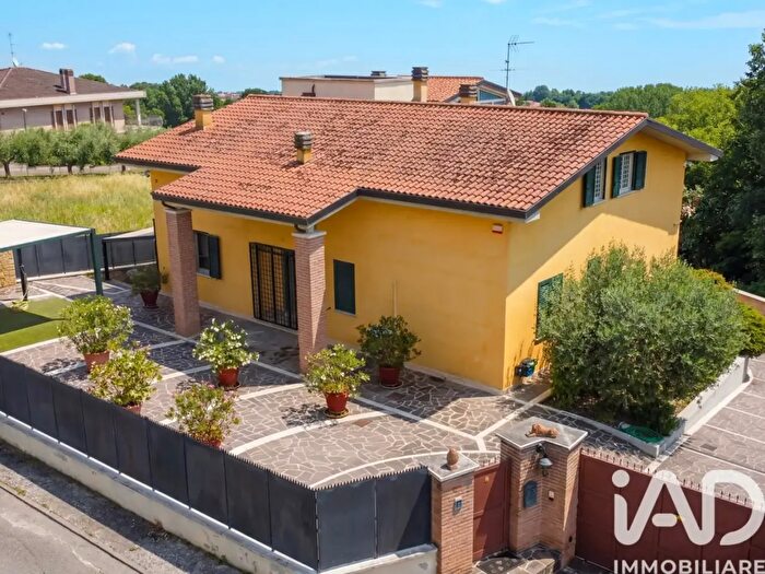 Casa con 12 locali in vendita in Via dei Ciclamini, Perugia