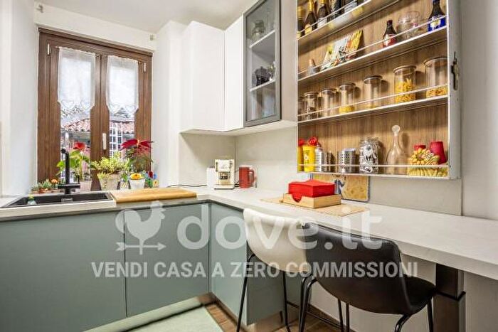 Appartamento quadrilocale in vendita in Via Giuseppe Garibaldi, Montegrino Valtravaglia