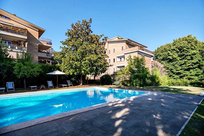 Appartamento con 5 locali in vendita in Via Massimi, Roma