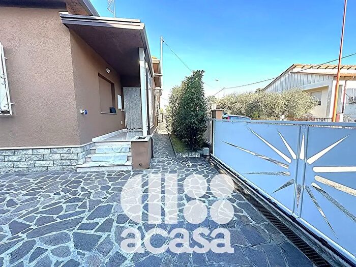 Casa con 7 locali in vendita in Cesena