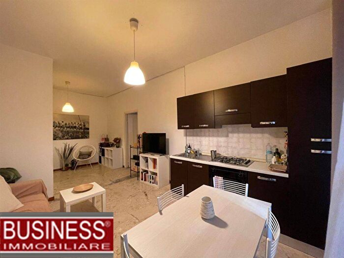 Appartamento trilocale in affitto in Via Carlo Crivelli, Quadronno Crocetta, Milano