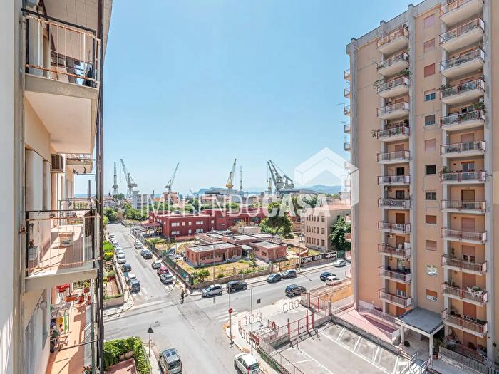 Appartamento con 5 locali in vendita in Via Alberto Rallo, Palermo