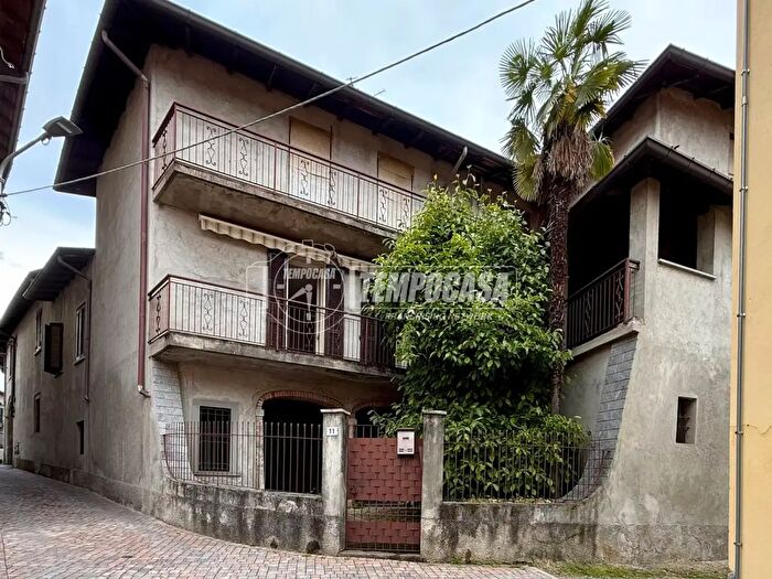 Casa trilocale in vendita in Via Salvatore Quasimodo, Vigano