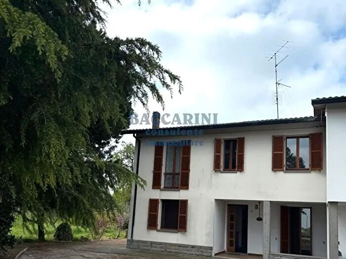 Casa con 6 locali in vendita in Via Piero della Francesca, Faenza