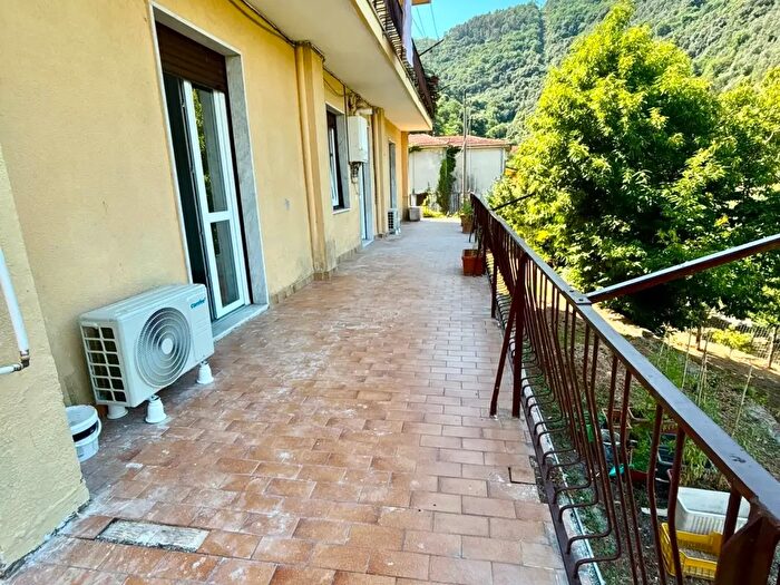 Casa con 5 locali in vendita in Ameglia