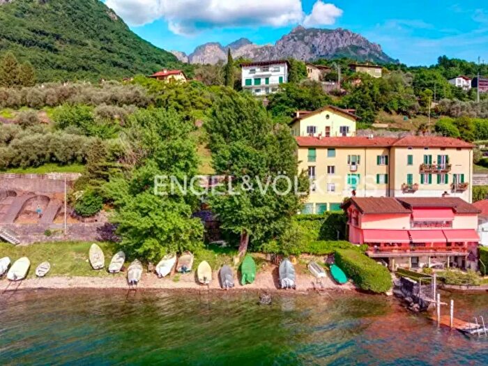 Appartamento trilocale in vendita in Via Statale, Mandello Del Lario
