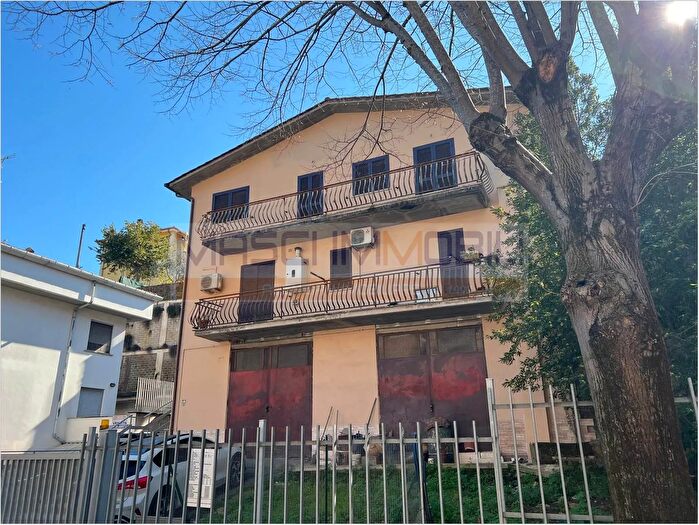 Appartamento trilocale in vendita in Castelnuovo di Porto, Castelnuovo Di Porto