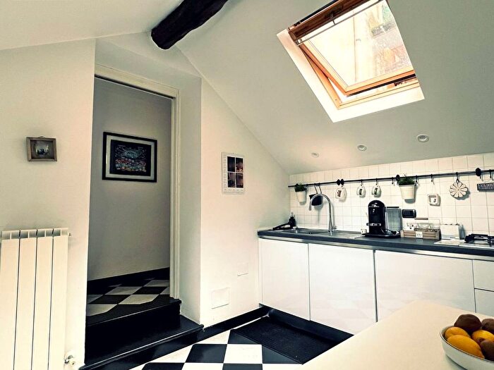 Appartamento quadrilocale in affitto in Via Rivarola, Centro Storico, Chiavari