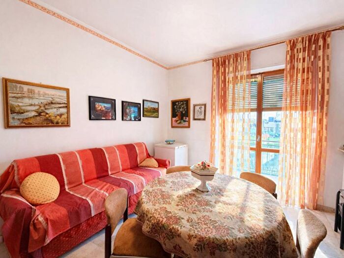 Appartamento trilocale in affitto in Centro, Valenza