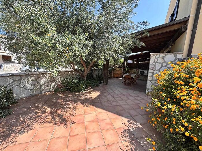 Casa quadrilocale in vendita in Via del Pacecoto Custonaci, Custonaci