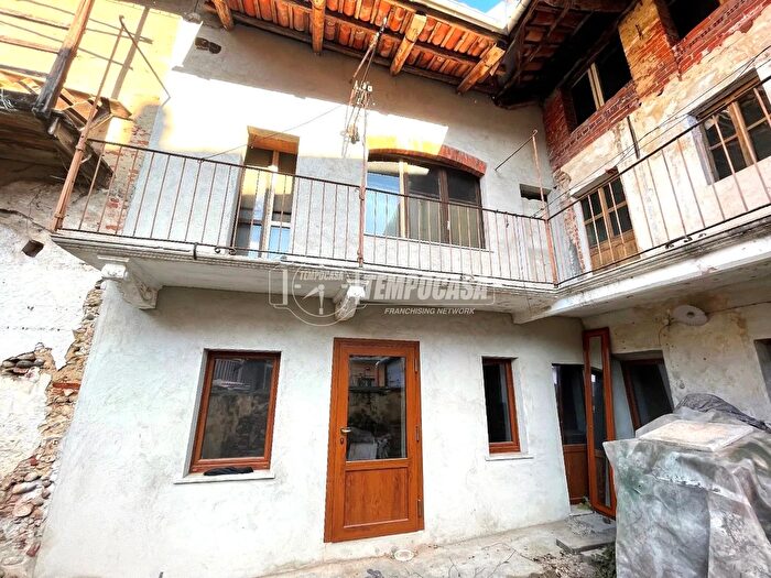Casa con 5 locali in vendita in Vicolo P Luigi Datta, San Giorgio Canavese