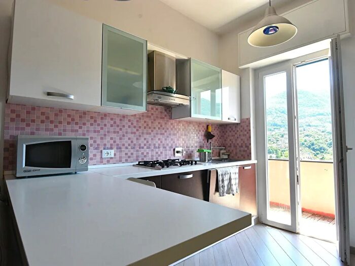 Appartamento quadrilocale in vendita in Via Trossarelli b, Genova