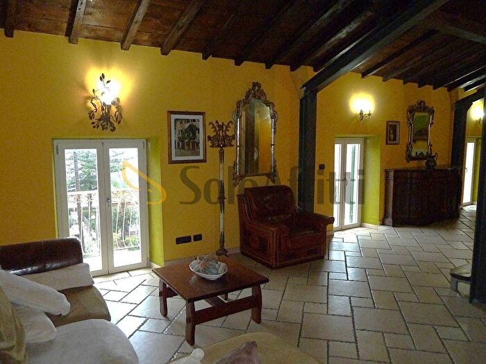 Appartamento con 6 locali in affitto in Via Vittorio Emanuele II, Centro, Bordighera