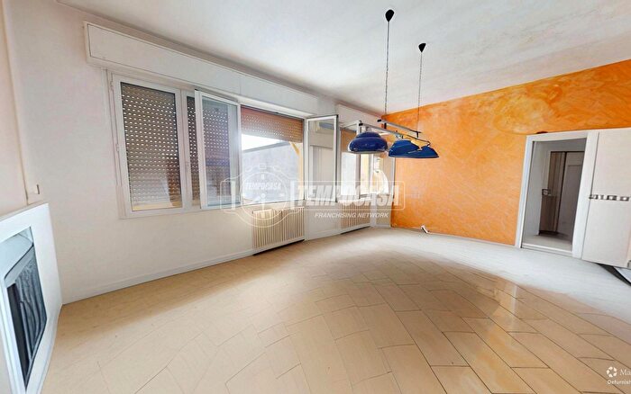 Casa con 5 locali in vendita in Via G Agnesi, Cesano Maderno