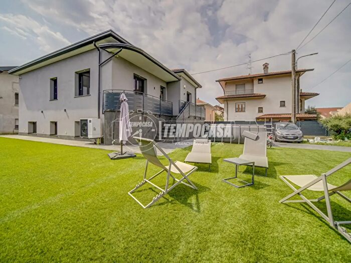 Casa quadrilocale in vendita in Via Palladio, Cassano Magnago