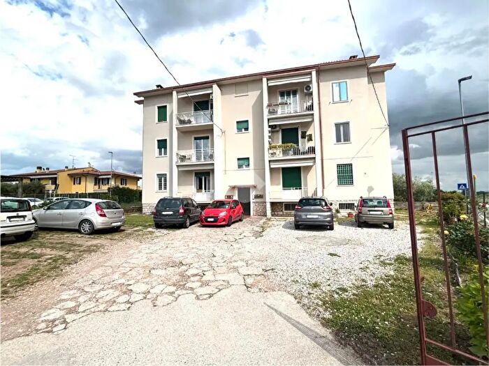 Appartamento con 5 locali in vendita in Via Croce, Lazise