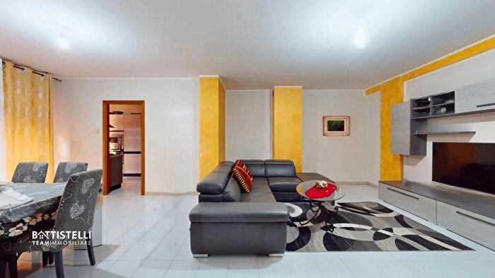 Appartamento quadrilocale in vendita in Via Fosse Ardeatine, Bastia Umbra