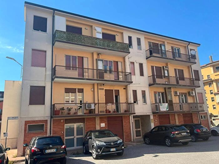 Appartamento quadrilocale in vendita in Via dei Basiliani Vibo Valentia, Vibo Valentia