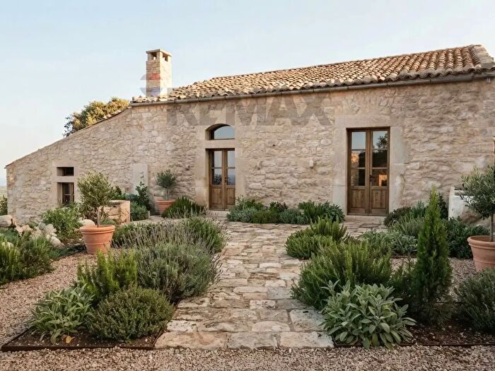 Casa quadrilocale in vendita in Contrada Margitello Snc, Comiso