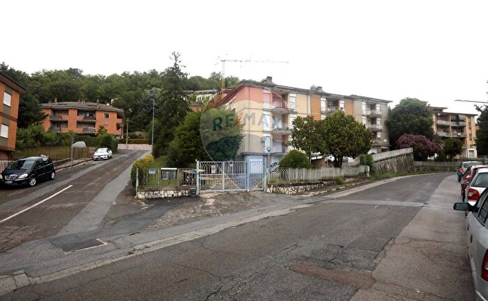 Appartamento quadrilocale in vendita in Via Pier Luigi Mariani, Rieti