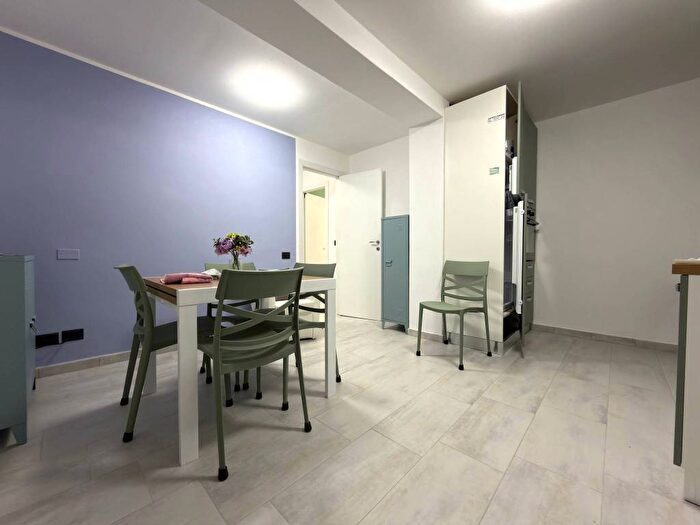 Appartamento trilocale in affitto in Viale Certosa, Torre Del Mangano, Certosa di Pavia