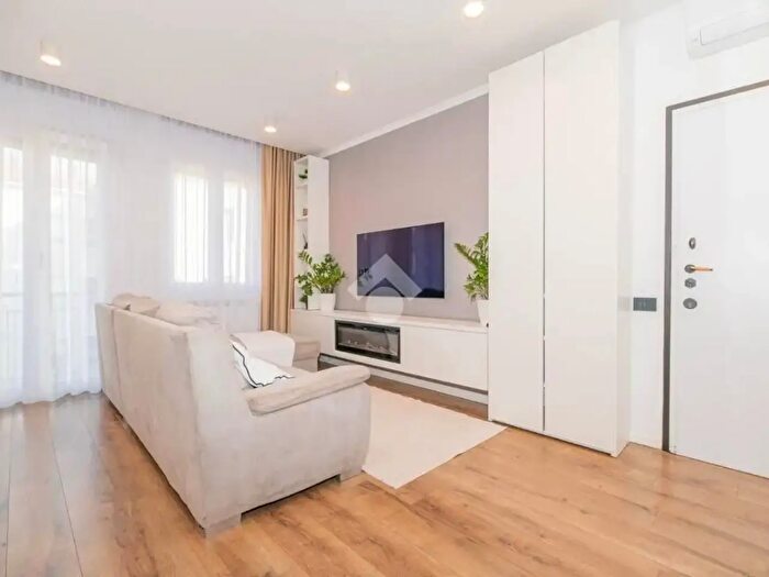 Appartamento trilocale in vendita in Via Vitruvio Marco Pollione, Modena