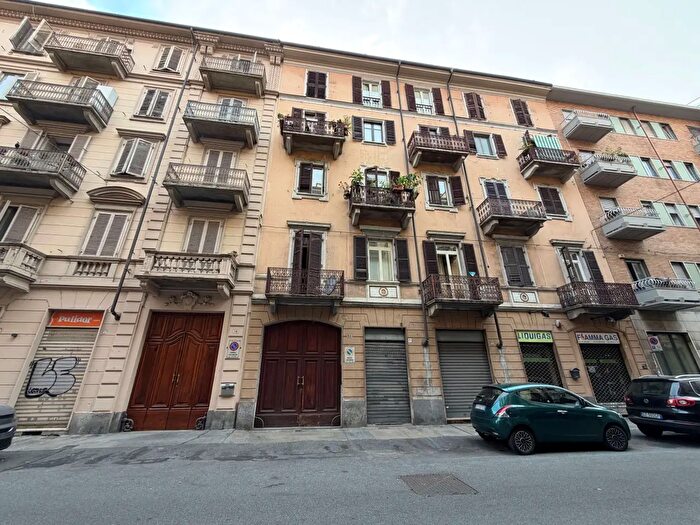 Appartamento trilocale in vendita in Via Gioberti, Torino