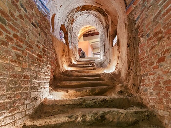 Appartamento con 7 locali in vendita in Via Roma, Mondaino