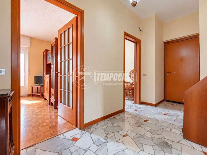 Appartamento trilocale in vendita in Via Privata delle Primule, Milano