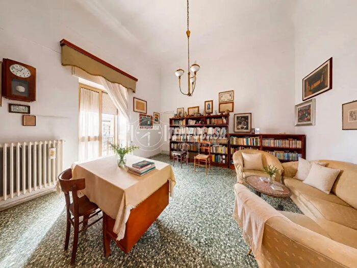 Casa con 5 locali in vendita in Via Libertà, Novoli